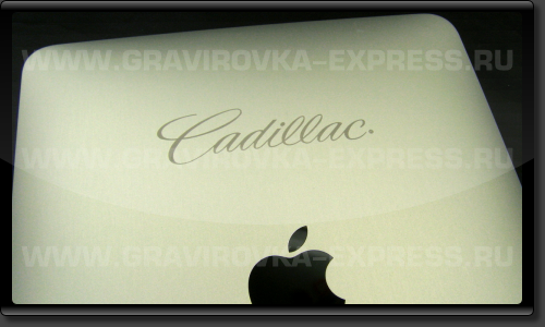 Логотип Cadillac на iPad